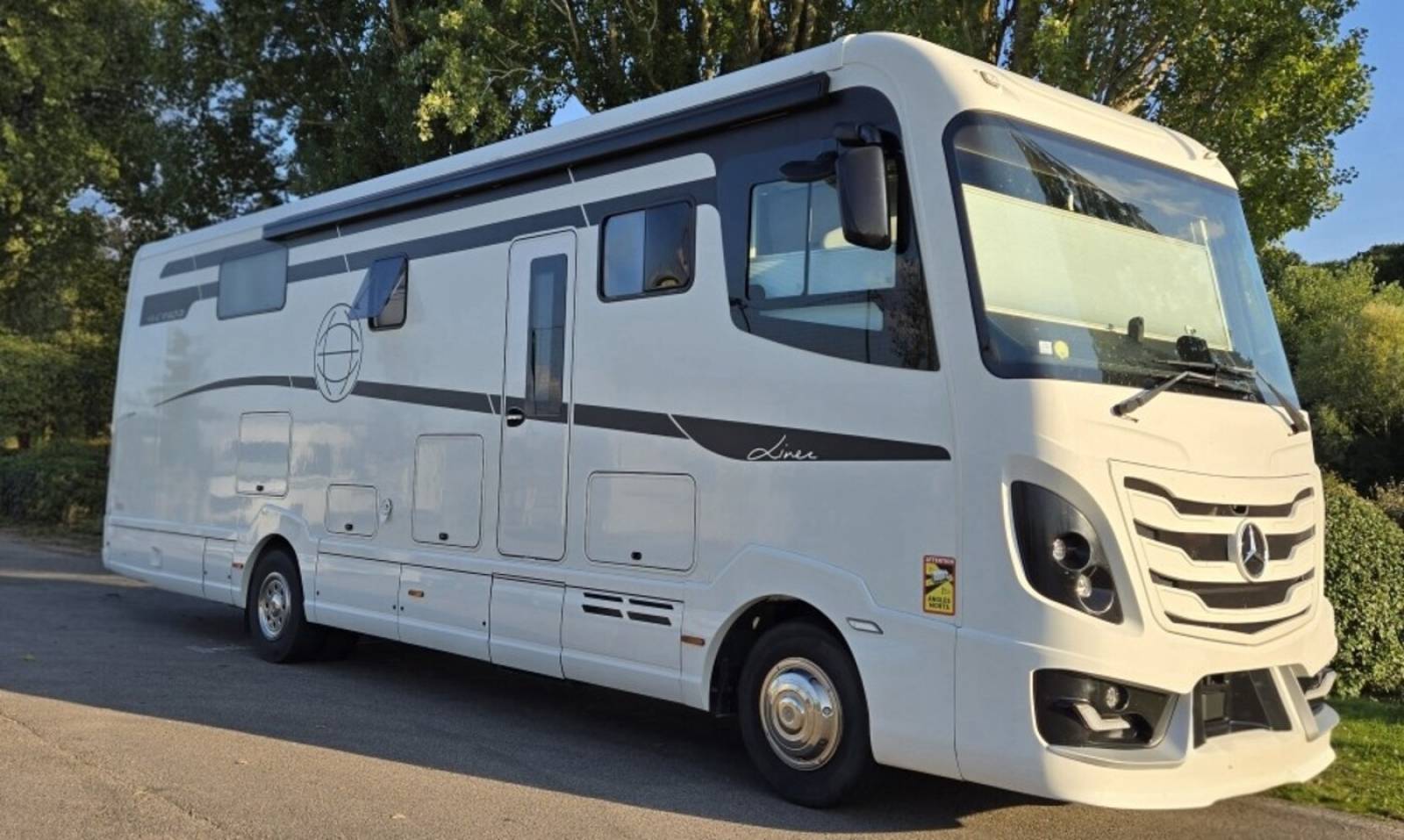 LINER LE VOYAGEUR LINER 10.4 QD CAR – MERCEDES ATEGO 300 CH – INTÉGRAL DE PRESTIGE – ÉTAT EXCEPTIONNEL – MODÈLE RARE