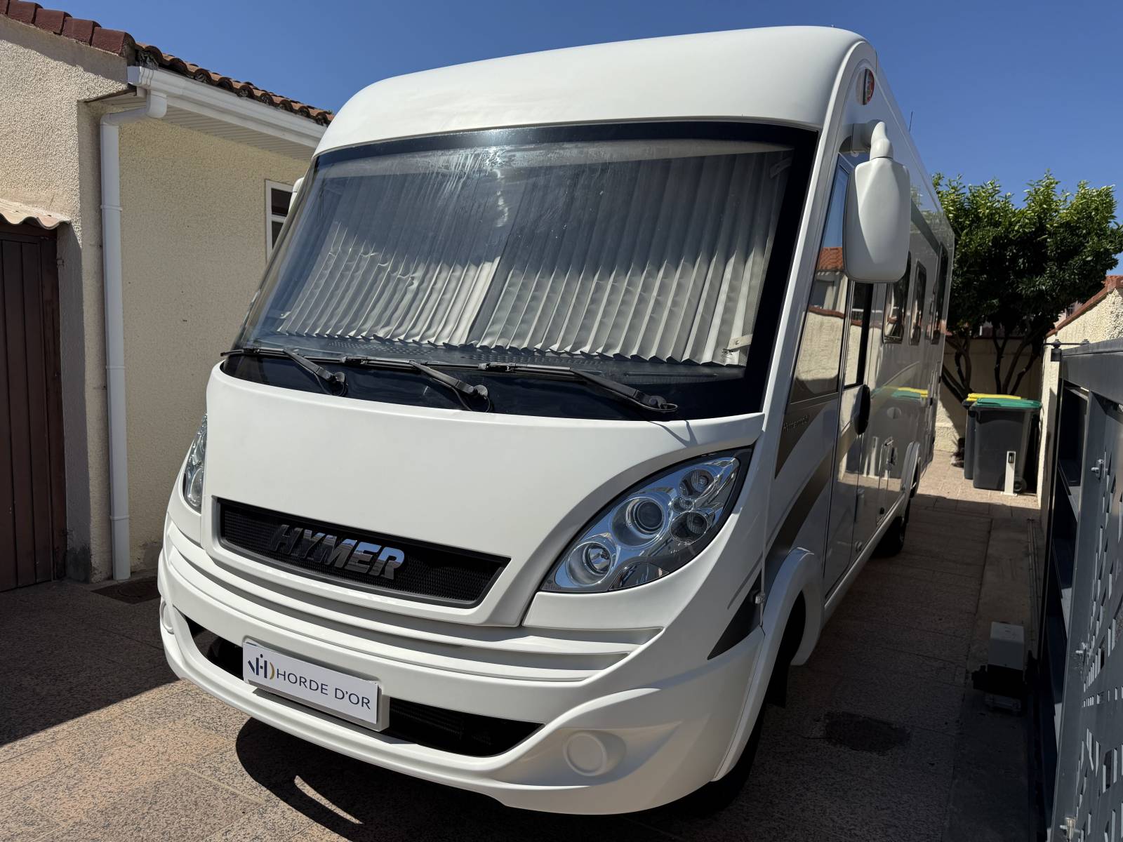 INTEGRAL HYMER B 698 CL - Véhicule haut de gamme - équipement complet - Etat proche du neuf