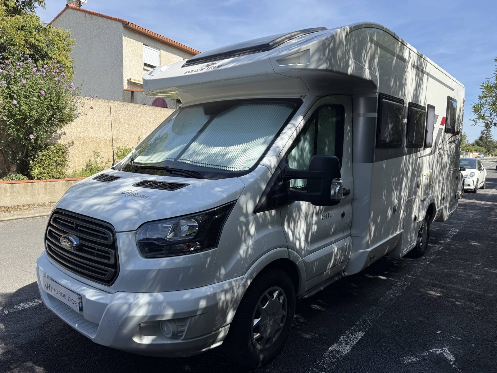 Profilé ROLLER TEAM 261 TL KRONOS - Série printemps ATICANN - LIt central Lit pavillon 2 places - Prêt à partir - Ford 2.0L 170CH