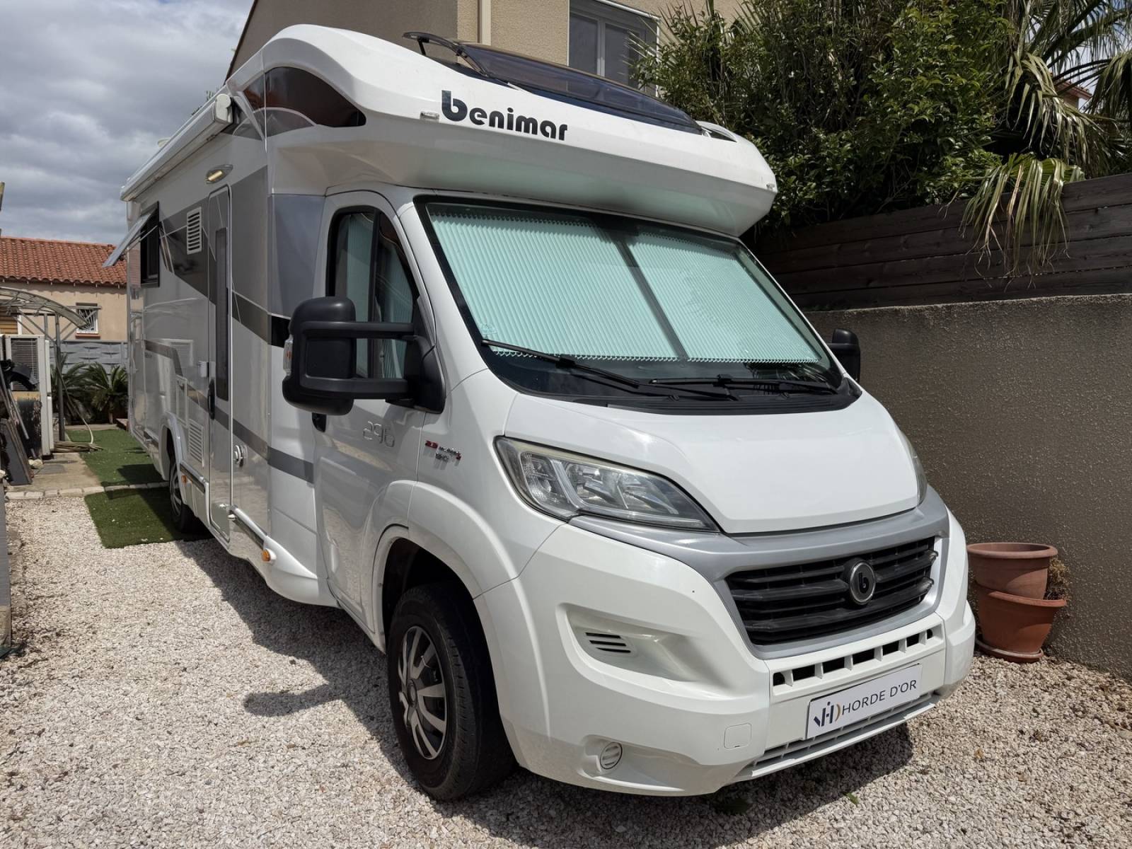 Profilé Benimar Mileo 296 - 5 places CG et couchages - Lit central réglable en hauteur et lit pavillon 2 pl - FIAT DUCATO 2.3L 130CH - Equipement complet - Tous les entretiens à jour