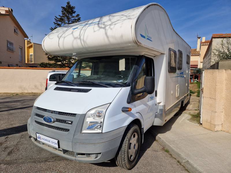 Affaire du printemps, capucine familiale RIMOR pour 5 personnes avec très grande soute garage, Ford 2,2L 140CH à chaîne de distribution, visible sur la commune de Saint Estève, Pyrénées Orientales.