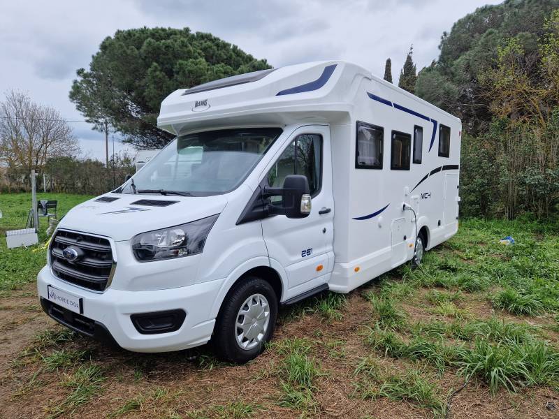 Vente camping car profilé McLouis Mc4 281 lit central et lit pavillon 4 couchages proche de Perpignan