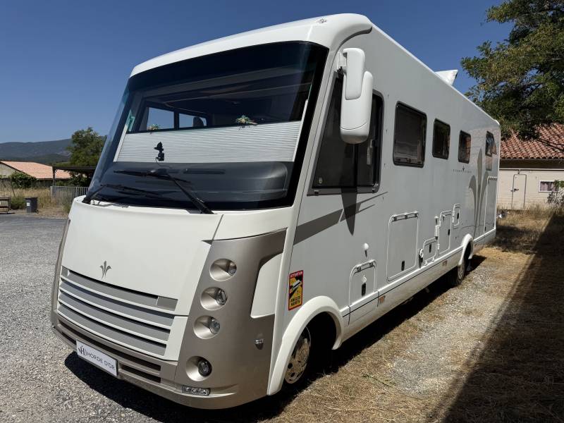 NIESMANN BISCHOFF FLAIR 800I CFBW - Roues jumelées propulsion -Modèle d'exception - IVECO 3.0L 170CH - Autonomie - Etat exceptionnel - Première main