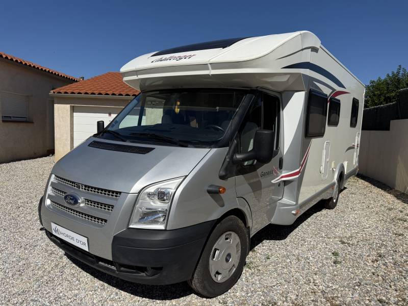 Profilé lit central Challenger Genesis 58 - Faible kilométrage - Batterie lithium - Très bon état général - FORD 2.2L 140CH