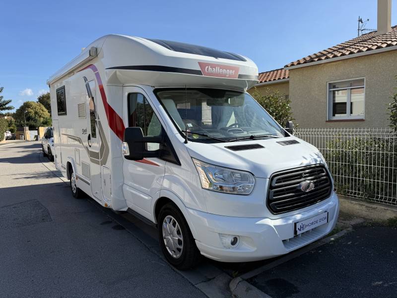 Profilé Challenger Genesis 288 - FORD 2.0L 170CH - Lit central 160cm réglable en hauteur - Lit pavillon 2 personnes - Entretien à jour - Equipement complet