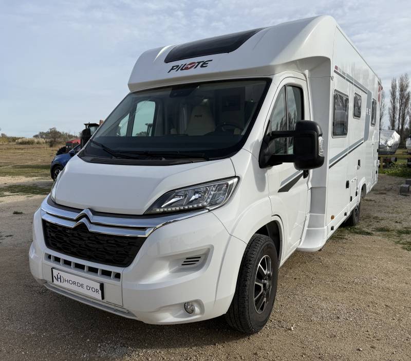 Profilé PILOTE P 746 FC EVIDENCE - Lit central et lit pavillon - Première main - Etat proche du neuf - Garantie constructeur avril 2027 - CITROEN 2.2L 140CH - Prêt à partir